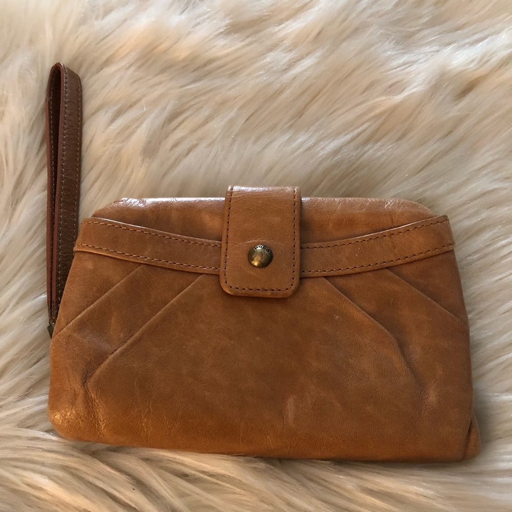 HOBO international tan glazed leather wallet wristlet